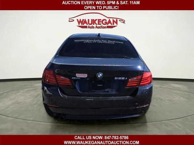 2013 BMW 5 Series 528i xDrive - 22991146 - 4
