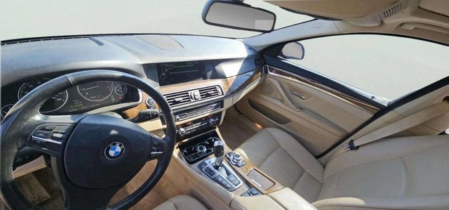 2013 BMW 5 Series 528i xDrive - 22991146 - 8