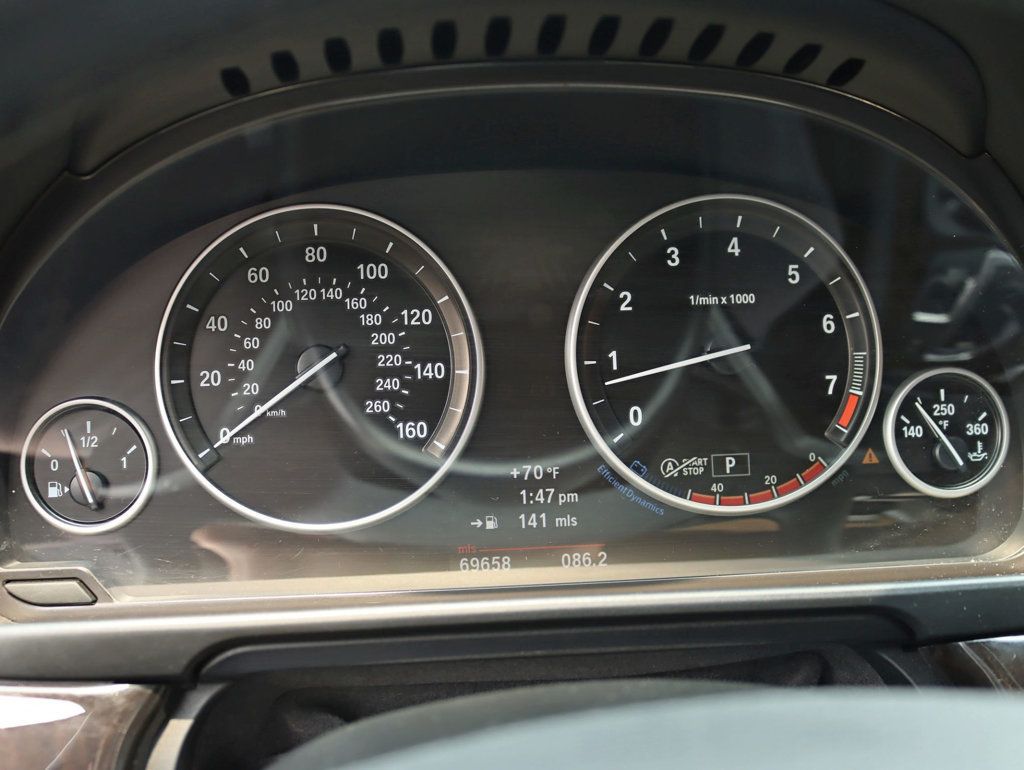 2013 BMW 5 Series 528i xDrive - 22861511 - 13
