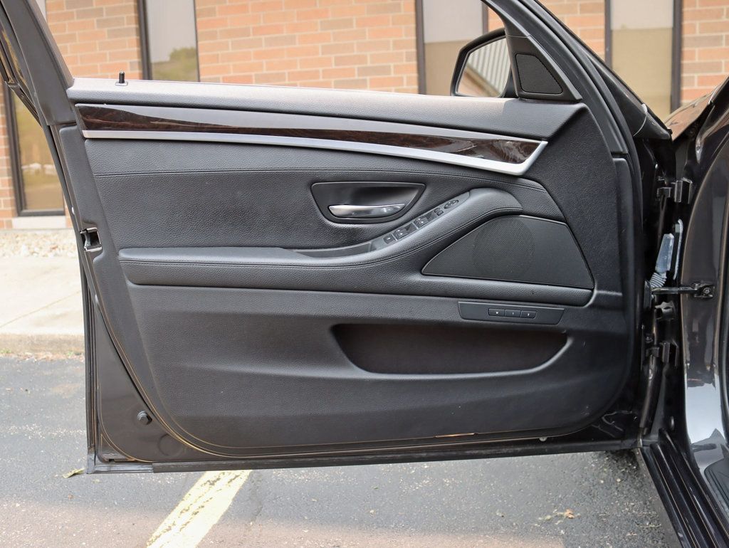 2013 BMW 5 Series 528i xDrive - 22861511 - 27
