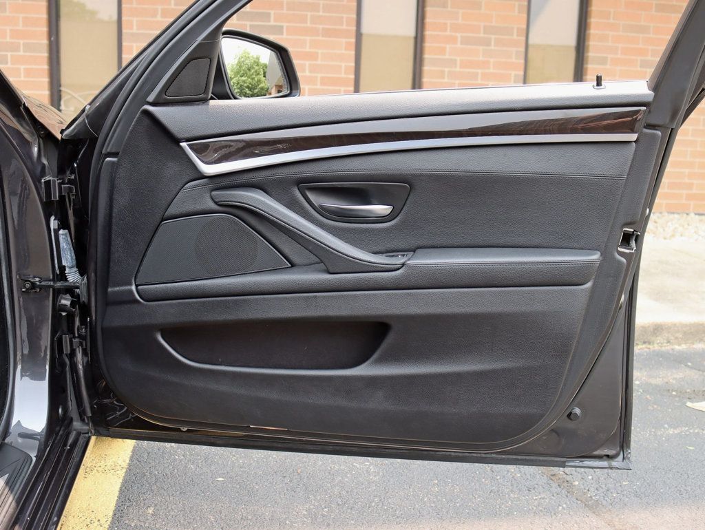 2013 BMW 5 Series 528i xDrive - 22861511 - 28