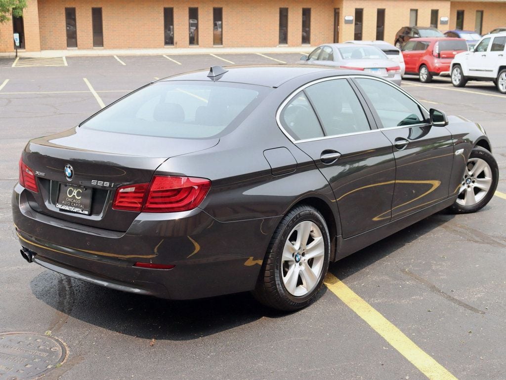 2013 BMW 5 Series 528i xDrive - 22861511 - 2