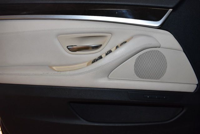 2013 BMW 5 Series 535i xDrive - 22225463 - 12