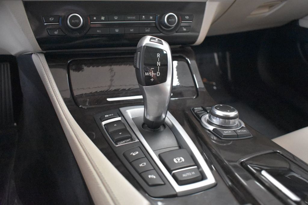 2013 BMW 5 Series 535i xDrive - 22225463 - 26