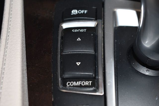 2013 BMW 5 Series 535i xDrive - 22225463 - 27