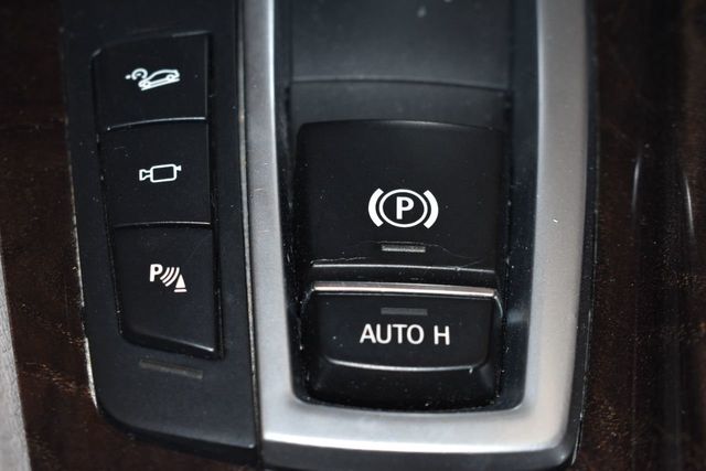 2013 BMW 5 Series 535i xDrive - 22225463 - 28