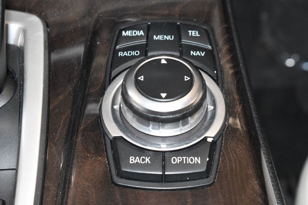 2013 BMW 5 Series 535i xDrive - 22225463 - 29