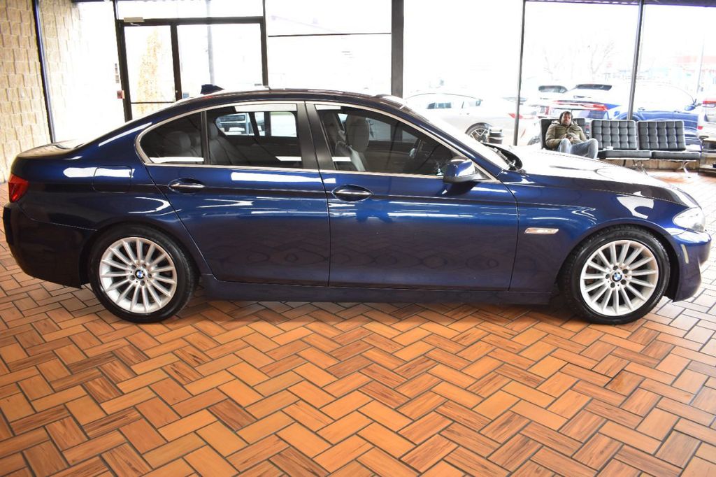 2013 BMW 5 Series 535i xDrive - 22225463 - 5