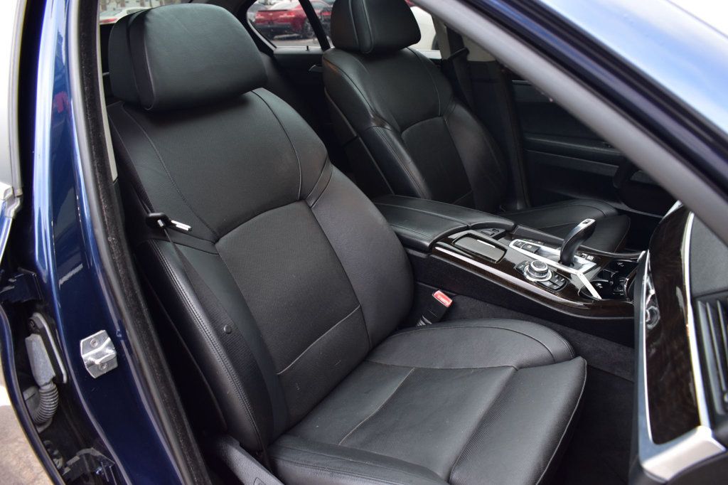 2013 BMW 5 Series 535i xDrive - 22823180 - 17