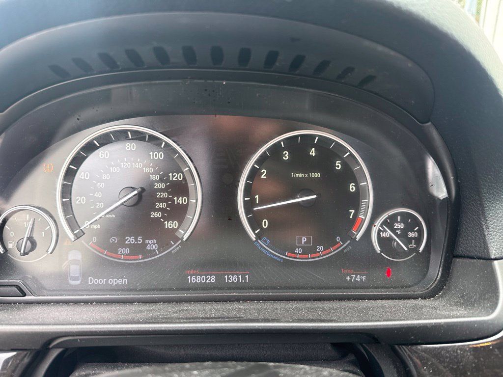 2013 BMW 5 Series 535i xDrive - 23085196 - 11