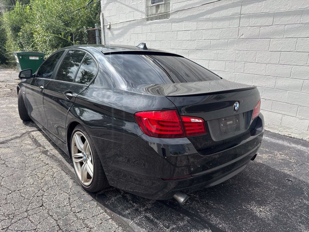 2013 BMW 5 Series 535i xDrive - 23085196 - 3