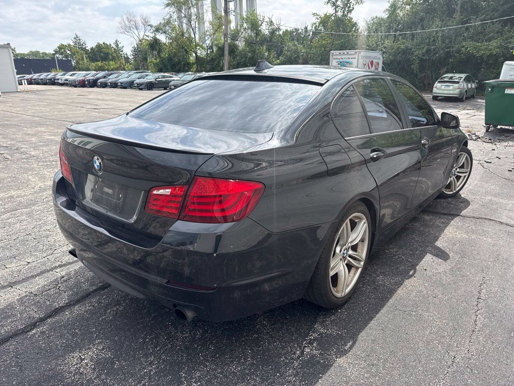 2013 BMW 5 Series 535i xDrive - 23085196 - 4