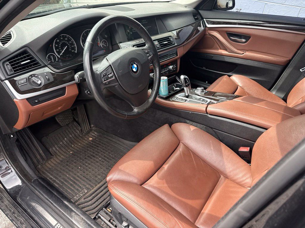 2013 BMW 5 Series 535i xDrive - 23085196 - 5