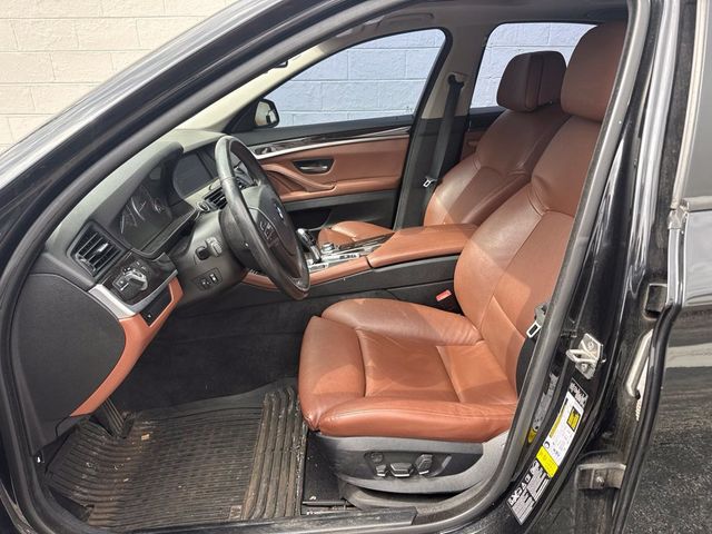 2013 BMW 5 Series 535i xDrive - 23085196 - 6