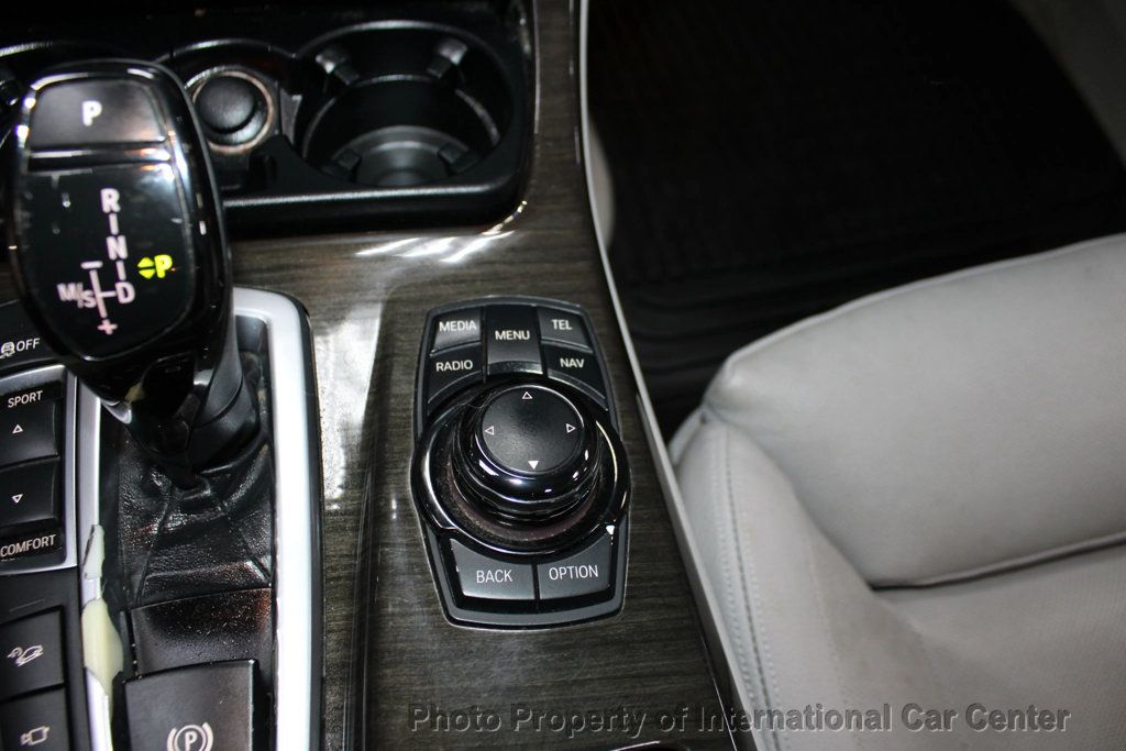 2013 BMW 5 Series 535i xDrive - 22934005 - 24