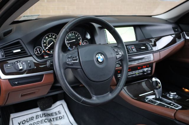 2013 BMW 5 Series 535i xDrive - 22969292 - 13