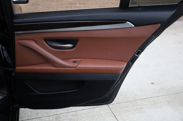 2013 BMW 5 Series 535i xDrive - 22969292 - 19