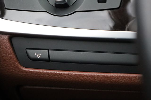 2013 BMW 5 Series 535i xDrive - 22969292 - 30