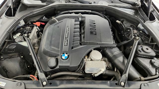 2013 BMW 5 Series 535i xDrive - 22945976 - 27