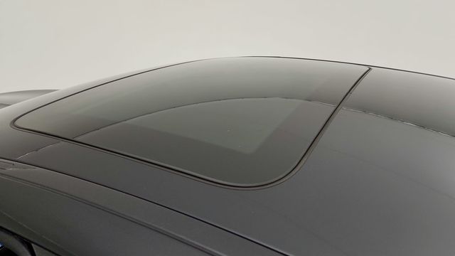 2013 BMW 5 Series 535i xDrive with Premium and Cold Weather Packages - 22945976 - 9