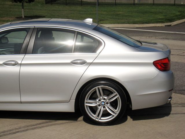 2013 BMW 5 Series 550i - 23093583 - 10