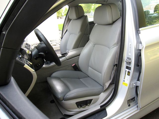2013 BMW 5 Series 550i - 23093583 - 18