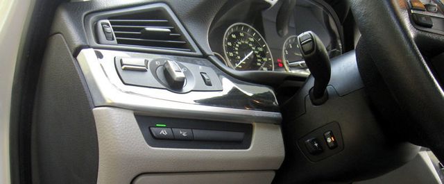 2013 BMW 5 Series 550i - 23093583 - 22