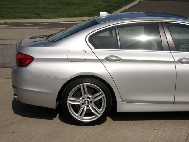 2013 BMW 5 Series 550i - 23093583 - 7