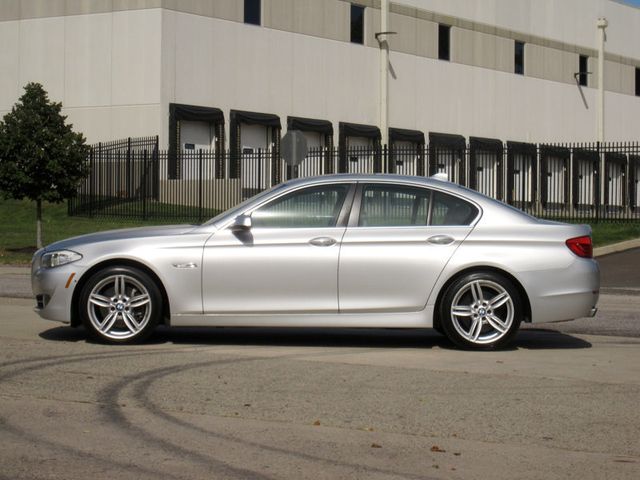 2013 BMW 5 Series 550i - 23093583 - 8