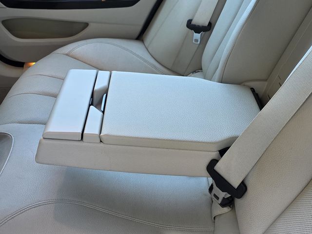 2013 BMW 6 Series 640i Gran - 23098411 - 9
