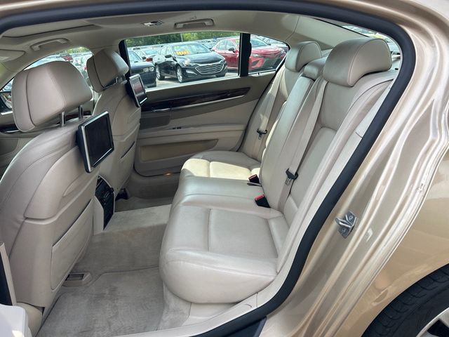 2013 BMW 7 Series 750Li - 23051395 - 6