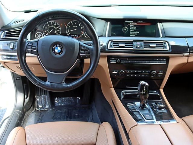 2013 BMW 7 Series 750Li xDrive - 22563908 - 10