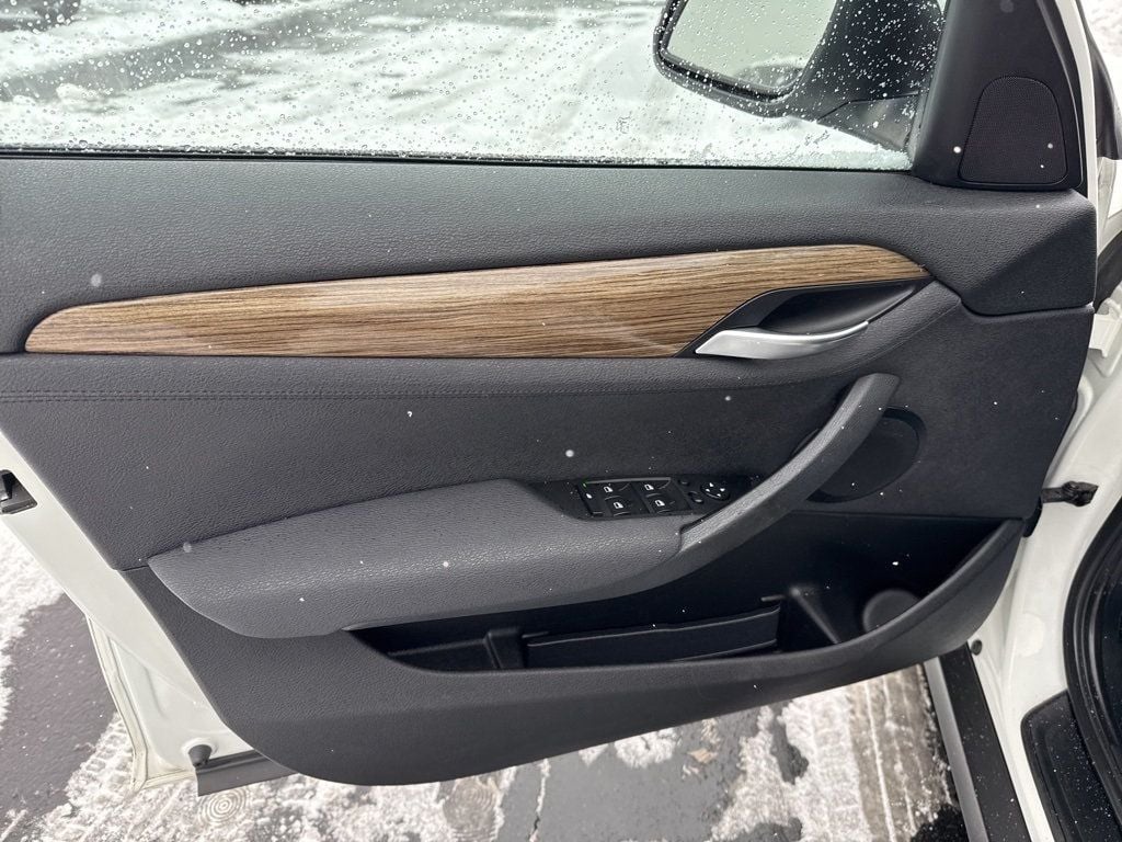 2013 BMW X1 28i - 22954693 - 9