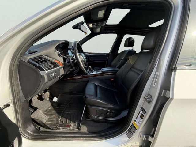 2013 BMW X5 xDrive50i - 22979611 - 13