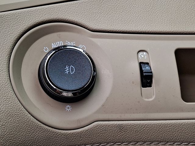 2013 Buick LaCrosse 4dr Sedan Leather FWD - 22852586 - 24