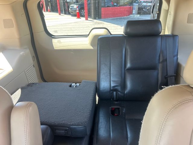 2013 Cadillac Escalade 2WD 4dr Luxury - 23009803 - 6