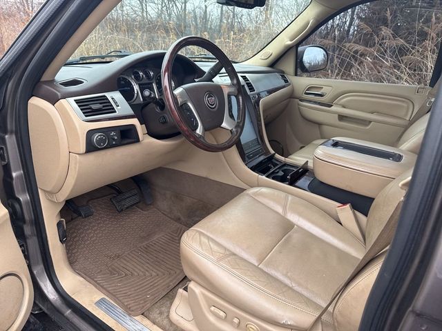 2013 Cadillac Escalade AWD 4dr Premium - 22995526 - 13