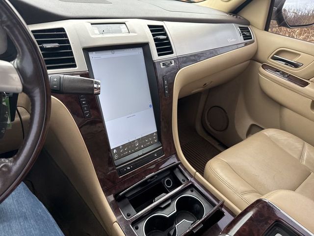 2013 Cadillac Escalade AWD 4dr Premium - 22995526 - 19