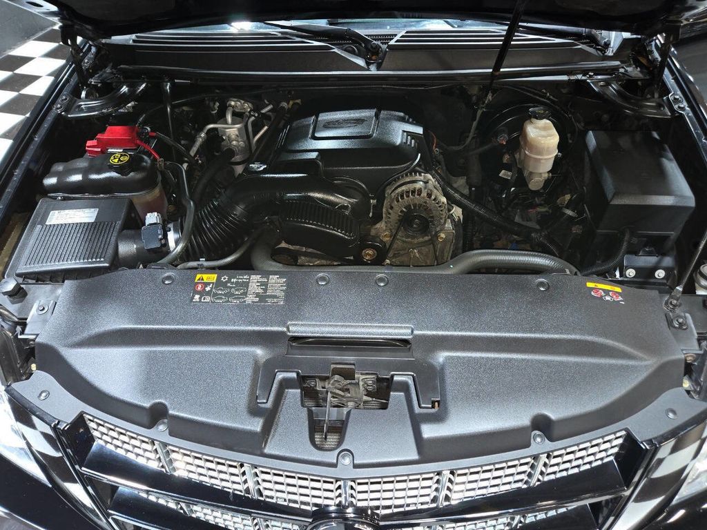 2013 Cadillac Escalade AWD 4dr Premium - 22974818 - 4