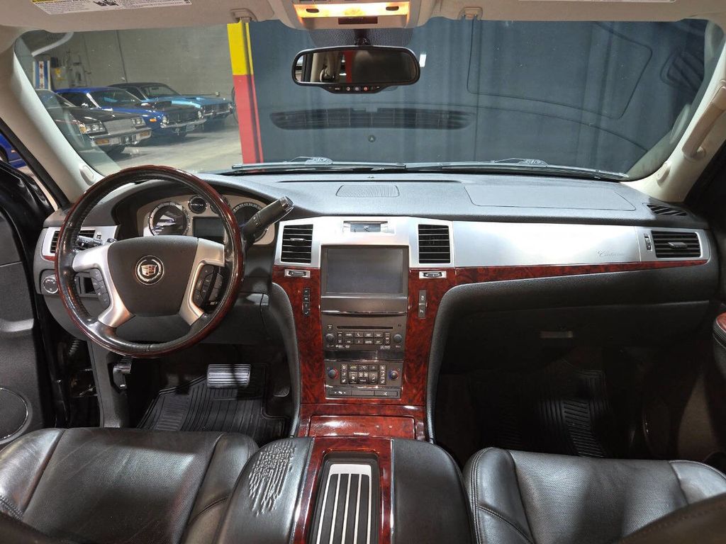 2013 Cadillac Escalade AWD 4dr Premium - 22974818 - 5