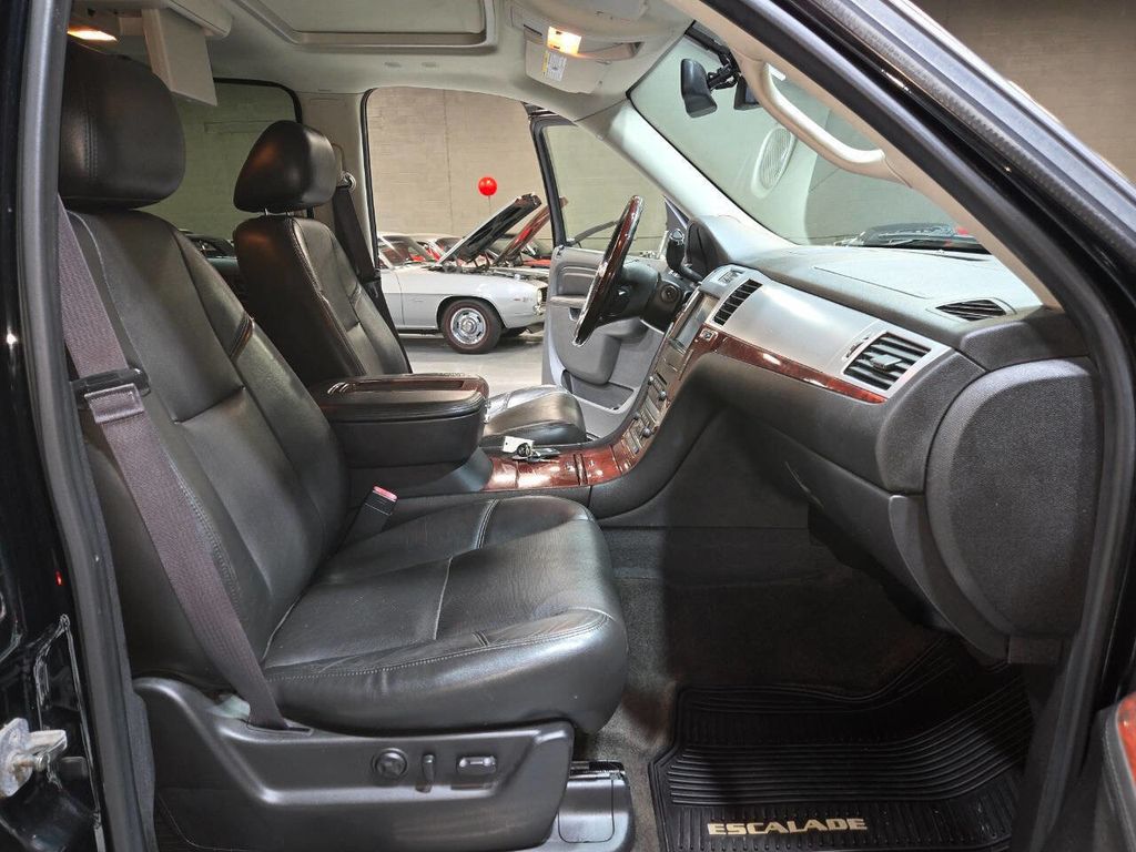 2013 Cadillac Escalade AWD 4dr Premium - 22974818 - 6