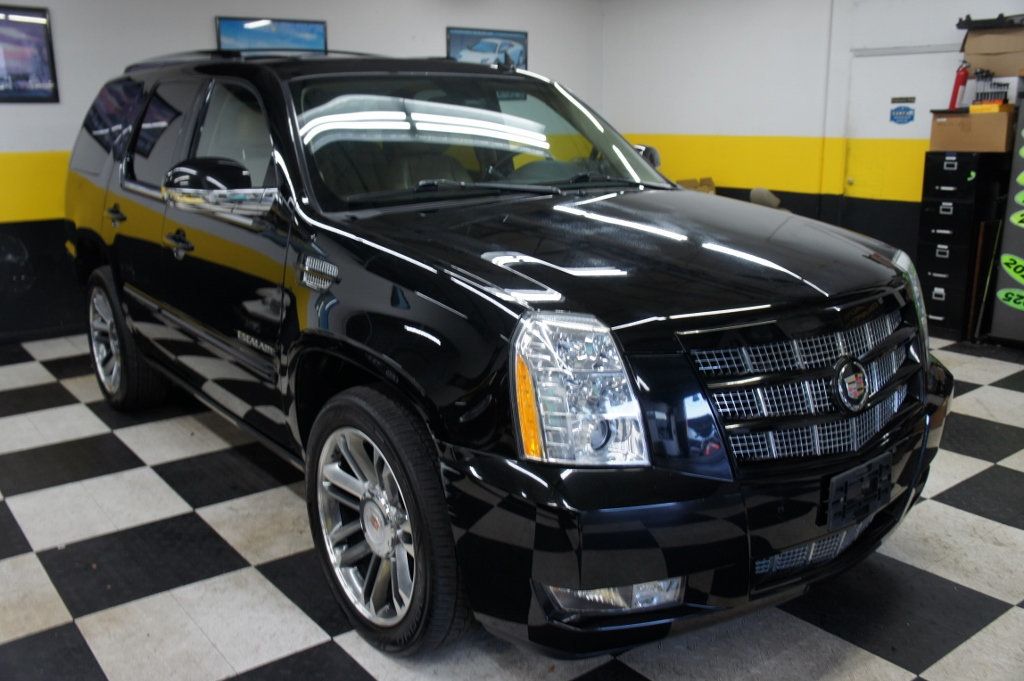 2013 Cadillac Escalade Premium AWD, 22" Rims, Great Shape!  - 23017173 - 10