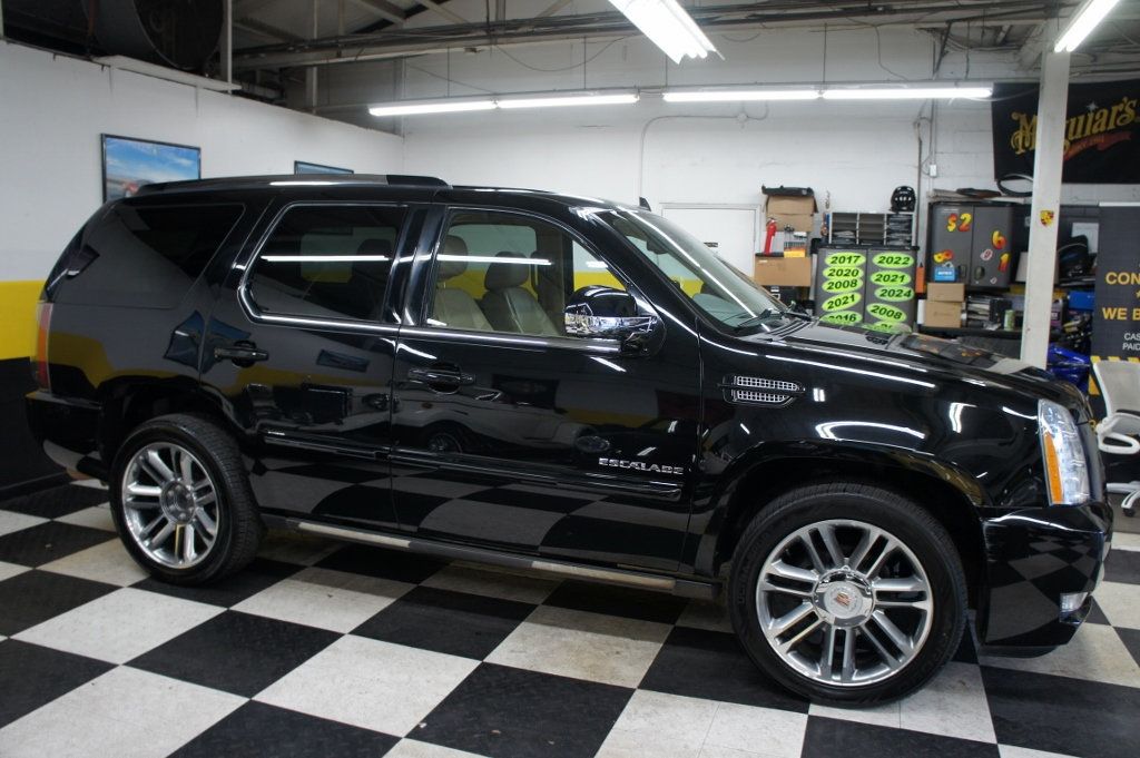 2013 Cadillac Escalade Premium AWD, 22" Rims, Great Shape!  - 23017173 - 13