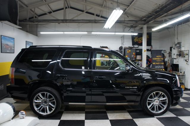 2013 Cadillac Escalade Premium AWD, 22" Rims, Great Shape!  - 23017173 - 15