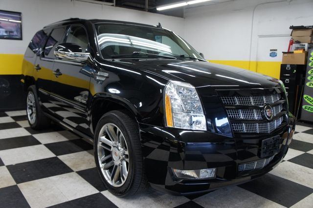 2013 Cadillac Escalade Premium AWD, 22" Rims, Great Shape!  - 23017173 - 1