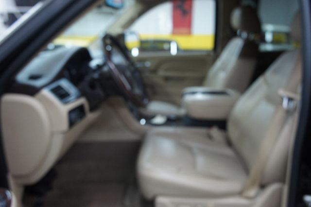 2013 Cadillac Escalade Premium AWD, 22" Rims, Great Shape!  - 23017173 - 23
