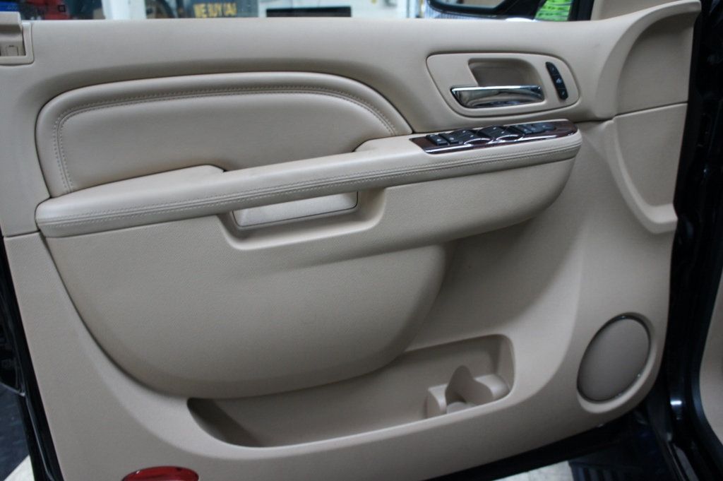 2013 Cadillac Escalade Premium AWD, 22" Rims, Great Shape!  - 23017173 - 25