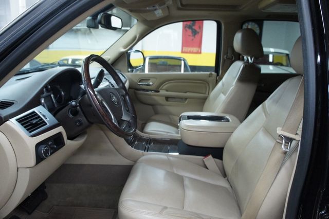 2013 Cadillac Escalade Premium AWD, 22" Rims, Great Shape!  - 23017173 - 26