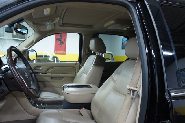 2013 Cadillac Escalade Premium AWD, 22" Rims, Great Shape!  - 23017173 - 27