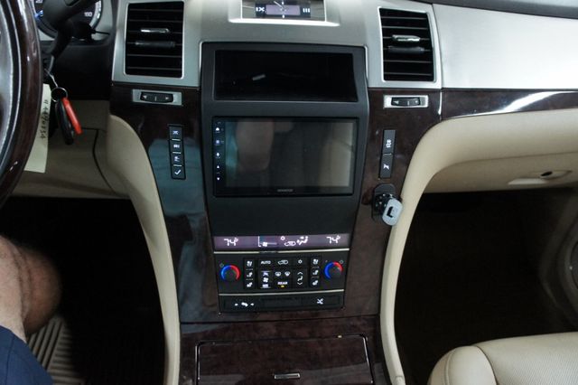 2013 Cadillac Escalade Premium AWD, 22" Rims, Great Shape!  - 23017173 - 37